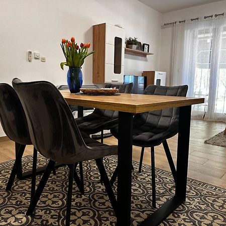 Apartmani Roko 비오그라드나모루 외부 사진