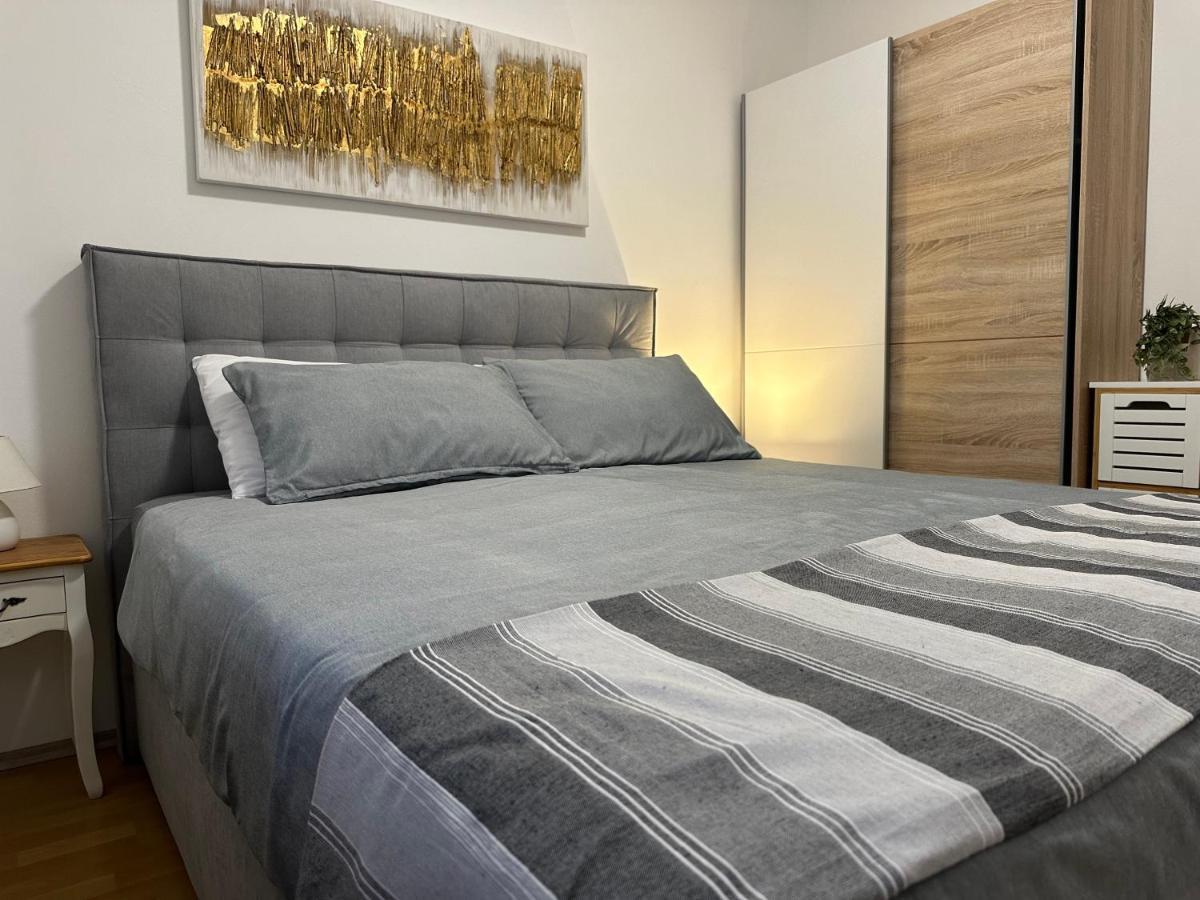 Apartmani Roko 비오그라드나모루 외부 사진