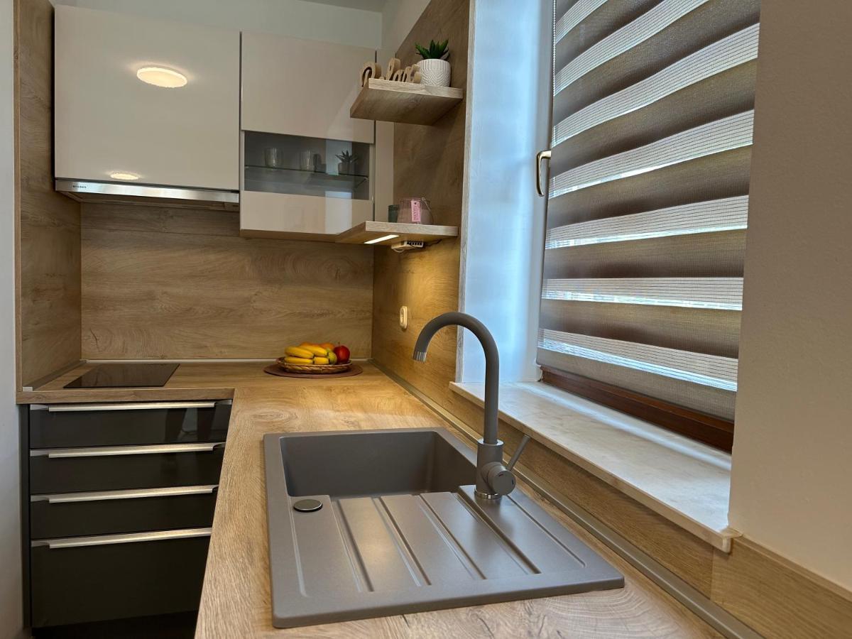 Apartmani Roko 비오그라드나모루 외부 사진