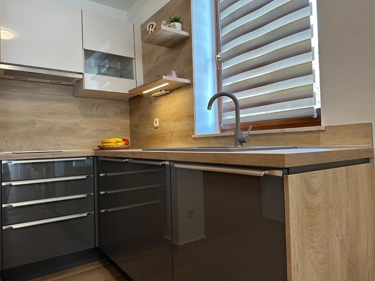 Apartmani Roko 비오그라드나모루 외부 사진