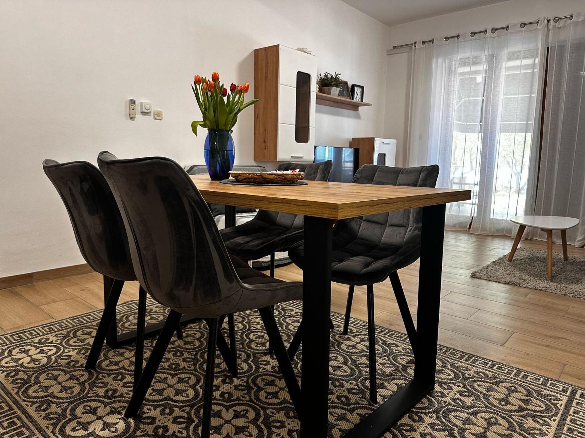 Apartmani Roko 비오그라드나모루 외부 사진